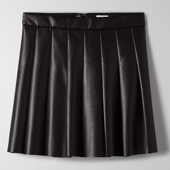 Aritzia Sunday Best Olive Mini 15” Skirt (Black Leather) - Picture 7 of 8